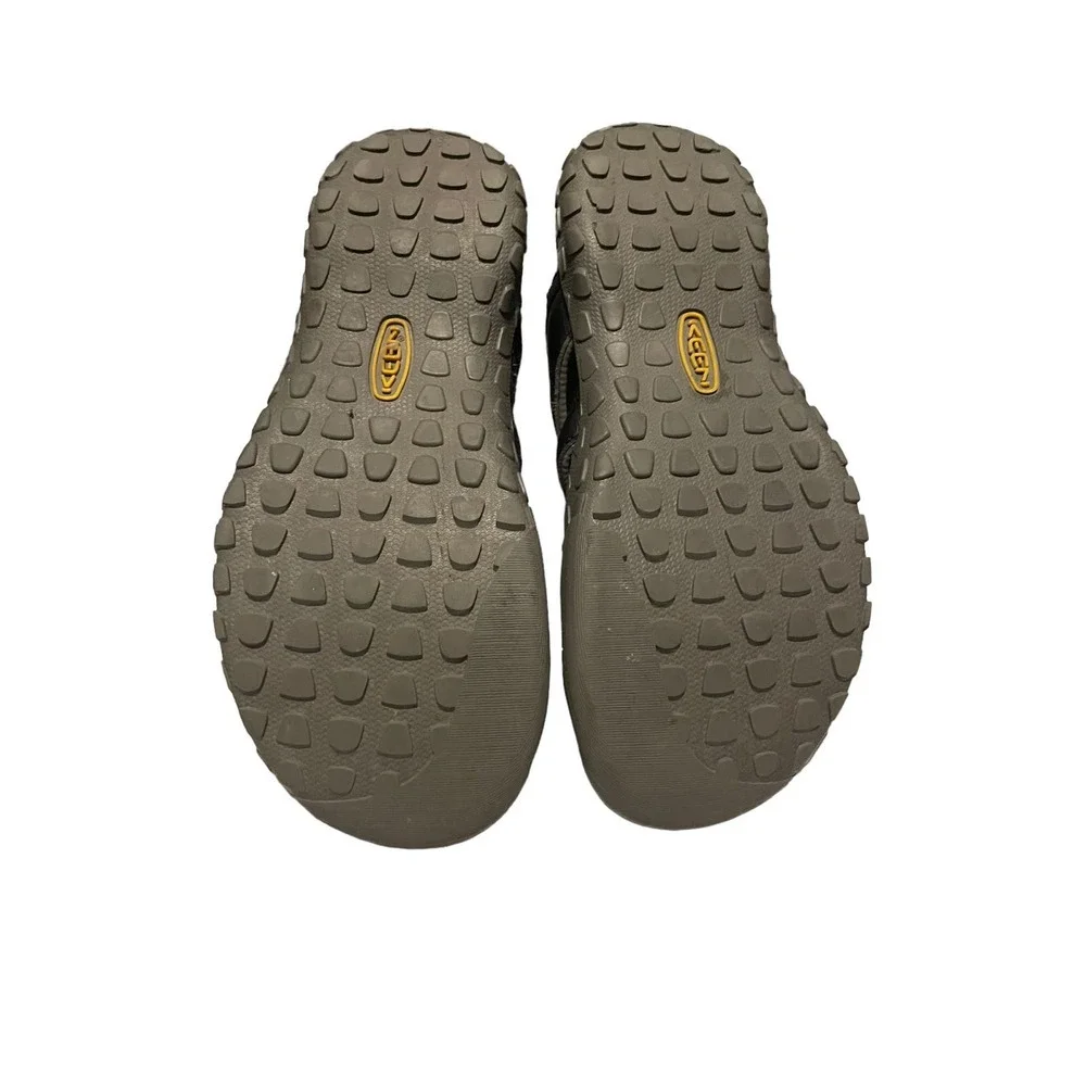 Keen Waterproof Sandals Size 6 youth or Men’s